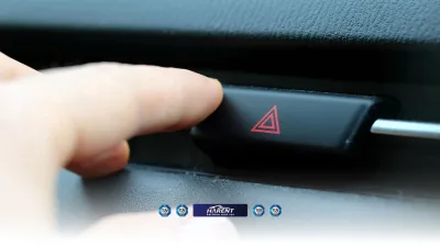 Penggunaan Lampu Hazard yang Salah