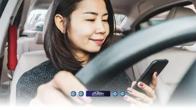 bahaya menggunakan ponsel saat berkendara