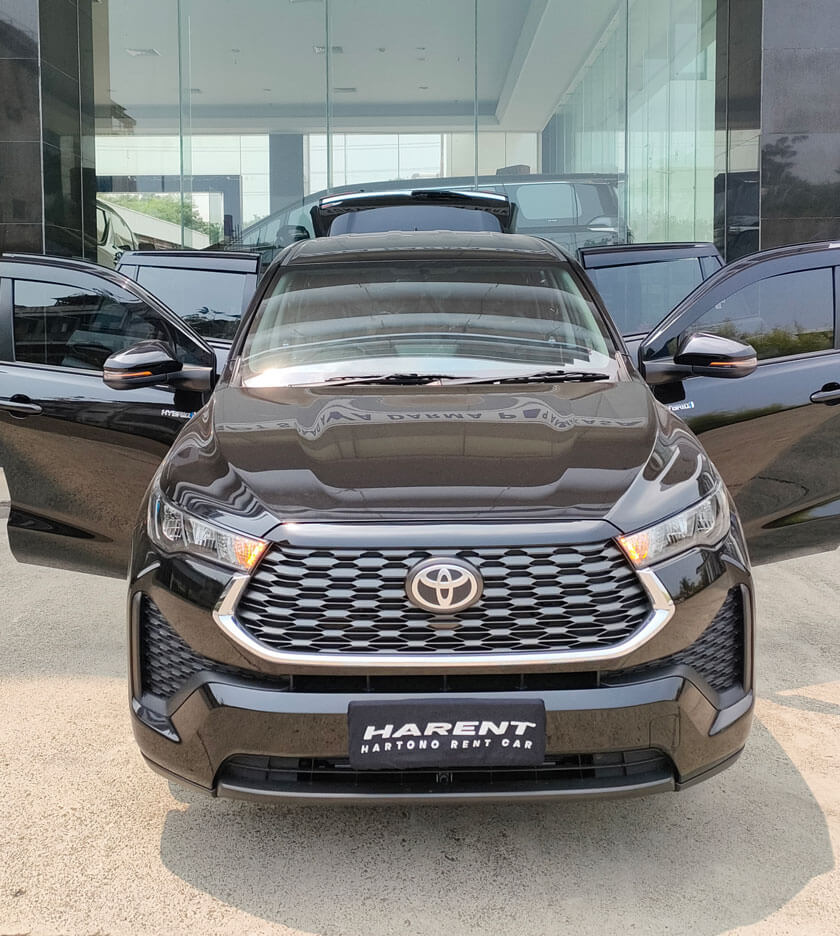 Lebih Hemat Sewa Avanza atau Innova di Surabaya? Simak 4 Fakta Harganya! 4 innova zenix