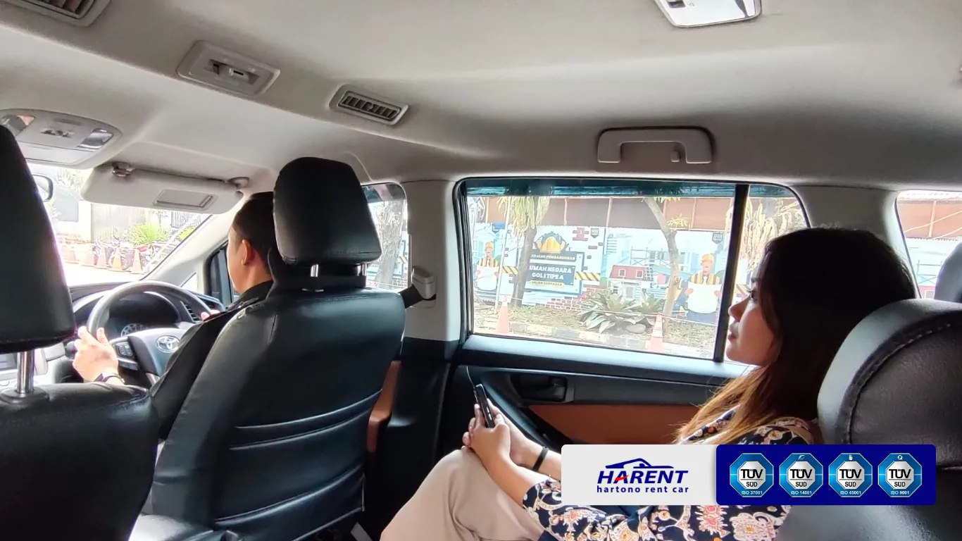 Rekomendasi 15 Hotel untuk Staycation di Jakarta 16 sewa mobil dengan sopir lebih hemat