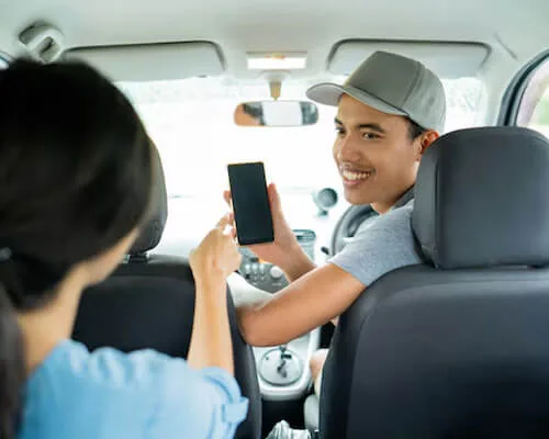 10 Platform Rental Mobil Terbaik yang Ada di Indonesia 1 rental mobil jakarta dengan driver