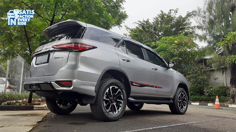innova atau fortuner