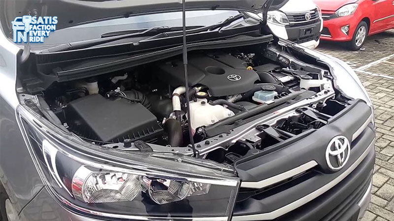 mending Innova Reborn atau Zenix