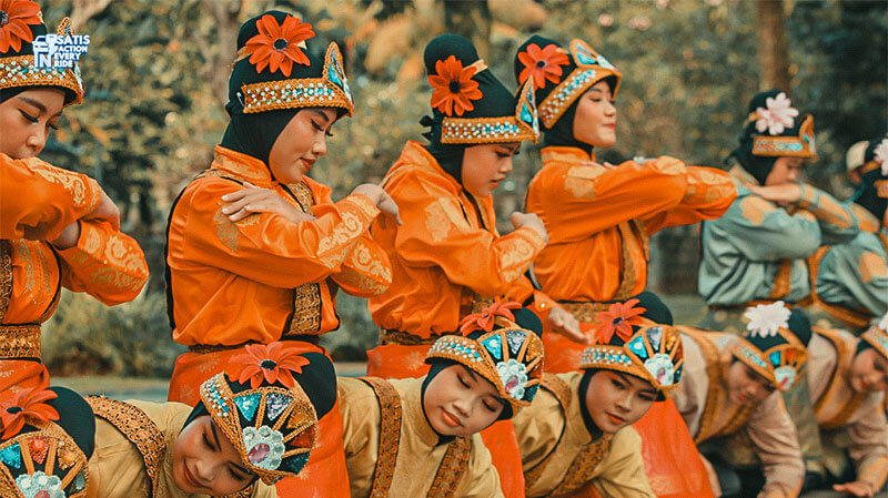 Tari Saman Aceh: Kecepatan dan Kekompakan yang Membuat Anda Tak Berkedip 3 tari saman aceh