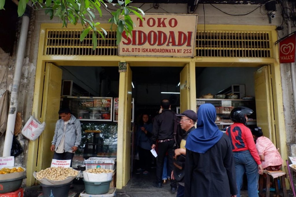 Kuliner dan Oleh-Oleh Bandung, 7 Tempat Ini Wajib Banget Kamu Datengin! 12 582022359