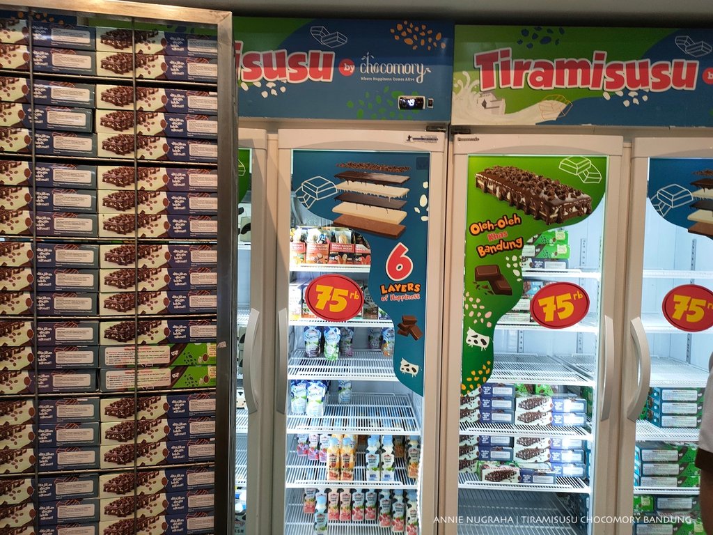 Kuliner dan Oleh-Oleh Bandung, 7 Tempat Ini Wajib Banget Kamu Datengin! 19 CHOCOMORY 2