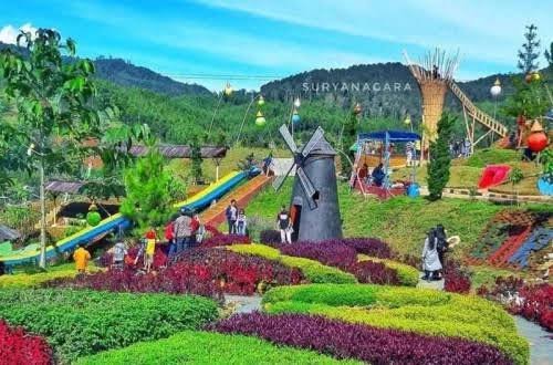 Wajib Masuk List! 7 Rekomendasi Wisata Bandung untuk Liburan 3 Hari 2 Malam 12 images 2