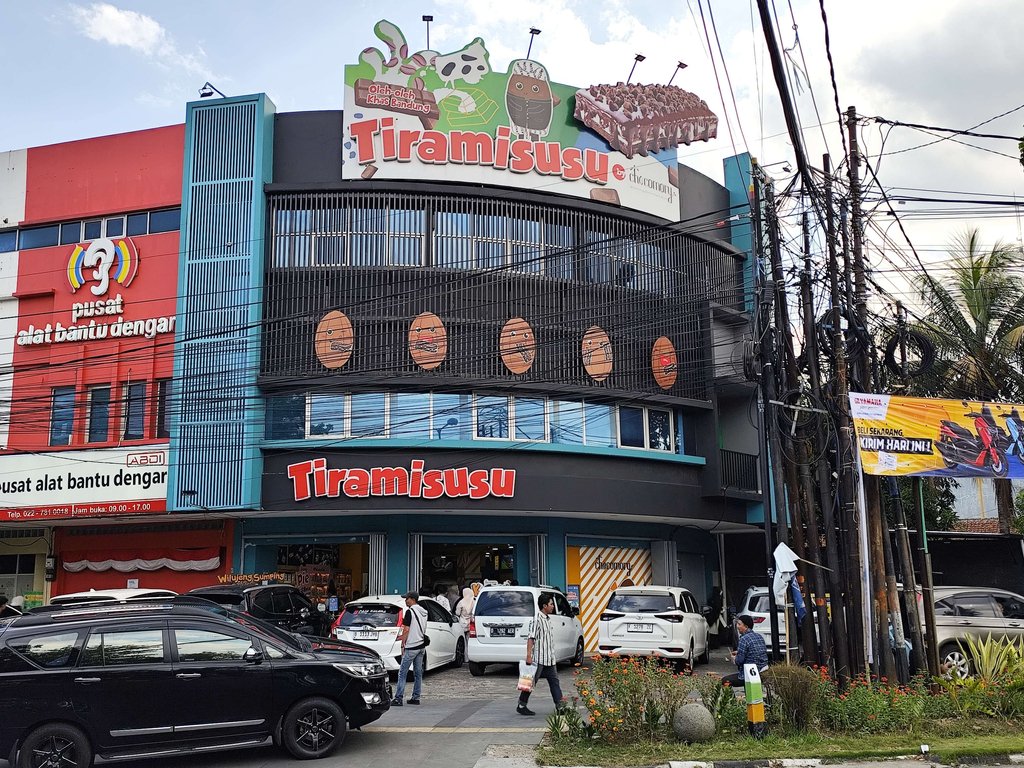 Kuliner dan Oleh-Oleh Bandung, 7 Tempat Ini Wajib Banget Kamu Datengin! 18 zk6wu1hrys6kb01